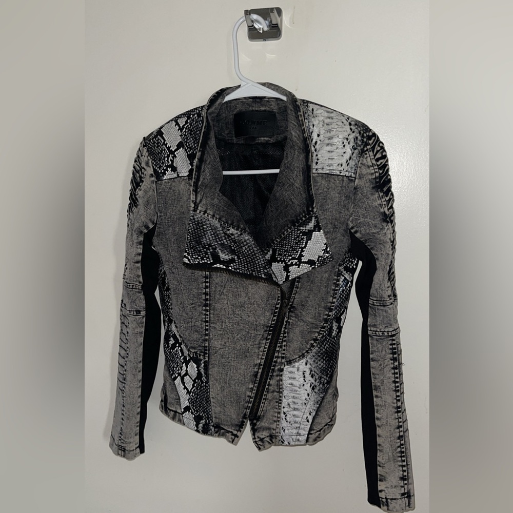 Like new. Denim grey & white comme blazer